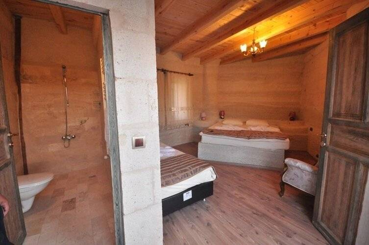 Kayatas Hotel