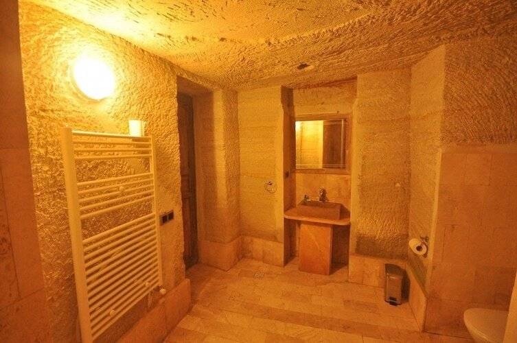 Kayatas Hotel