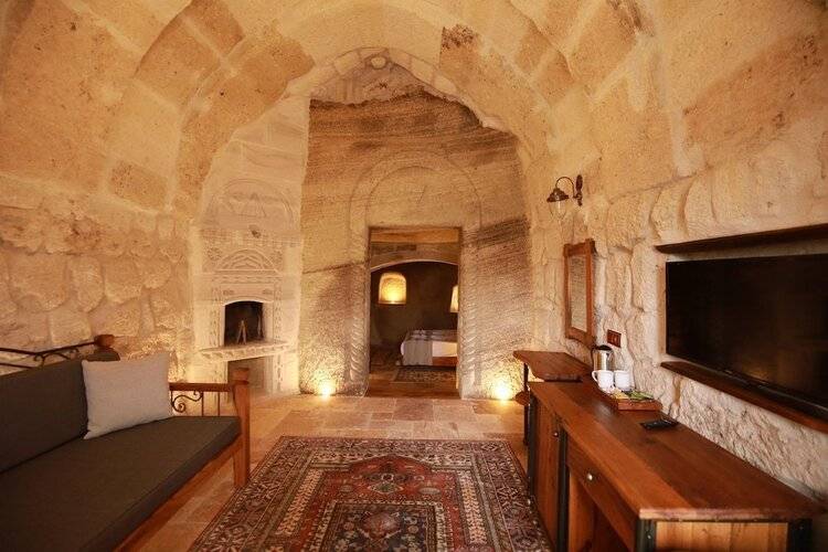 Sarnich Cave Suites
