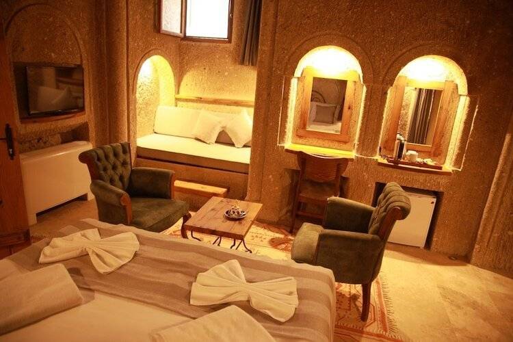 Sarnich Cave Suites