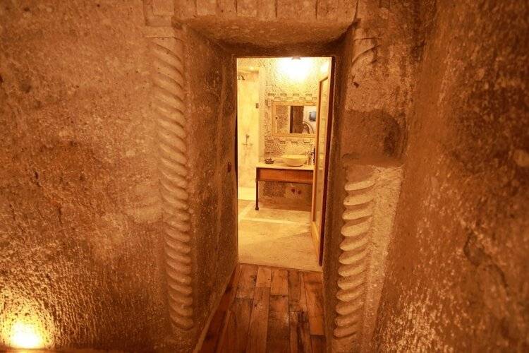 Sarnich Cave Suites