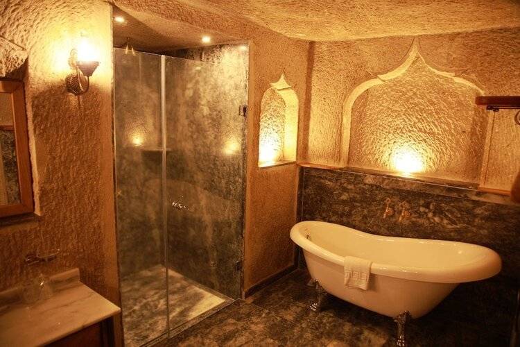 Sarnich Cave Suites