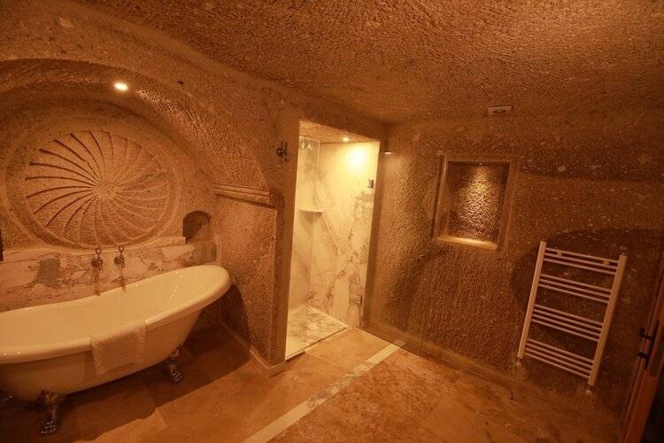 Sarnich Cave Suites