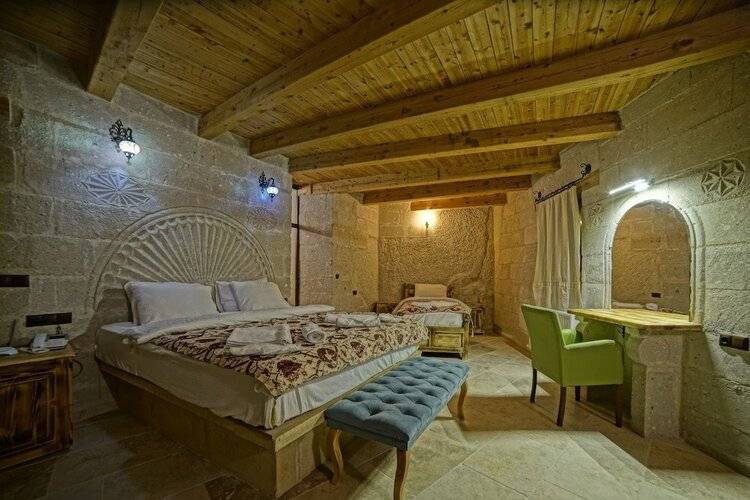 Zeus Cave Suites