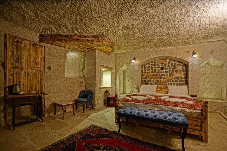 Zeus Cave Suites