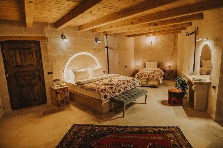 Zeus Cave Suites