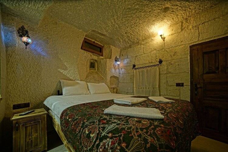 Zeus Cave Suites