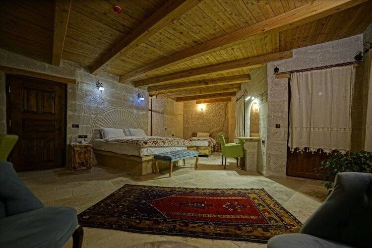 Zeus Cave Suites