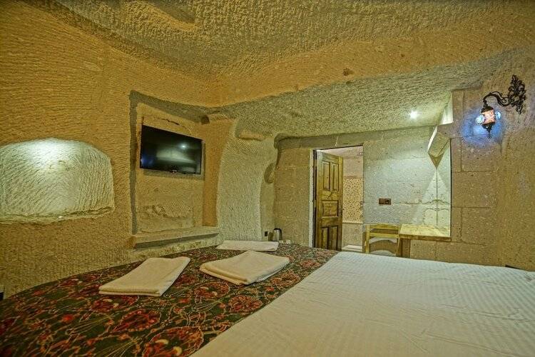Zeus Cave Suites