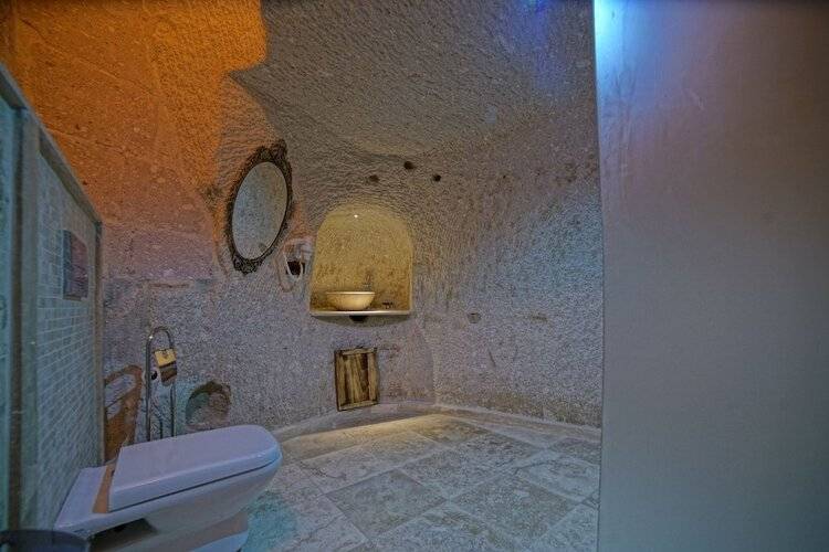 Zeus Cave Suites