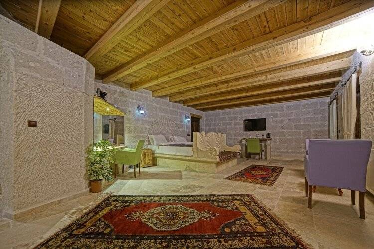 Zeus Cave Suites