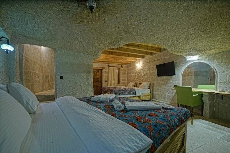 Zeus Cave Suites
