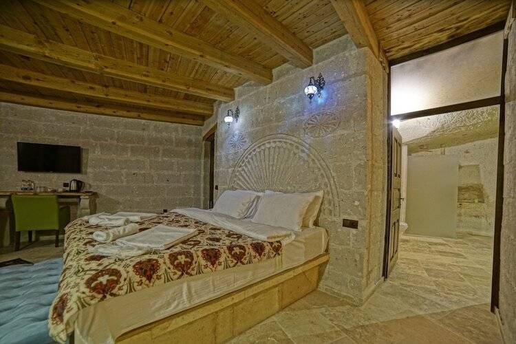 Zeus Cave Suites