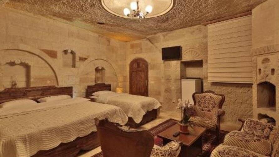 Family Cave Suites Hotel