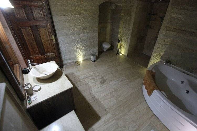 Family Cave Suites Hotel