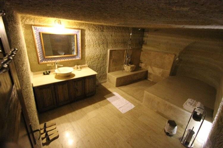 Family Cave Suites Hotel