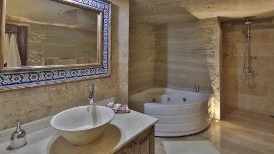 Family Cave Suites Hotel