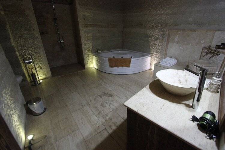 Family Cave Suites Hotel