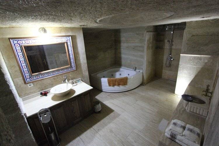 Family Cave Suites Hotel