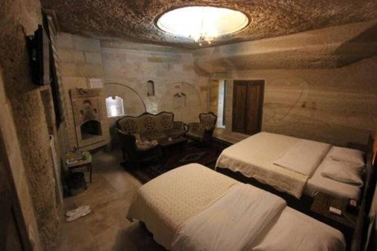 Family Cave Suites Hotel