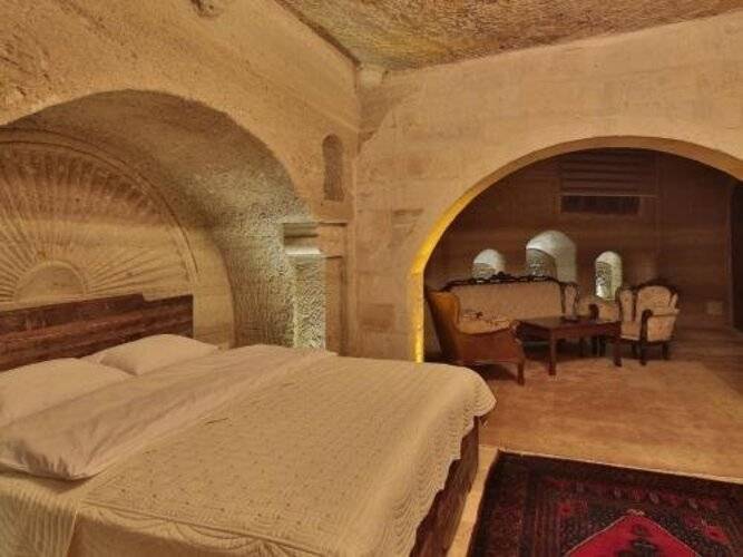 Family Cave Suites Hotel