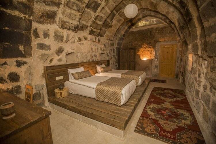 Helike Cave Hotel