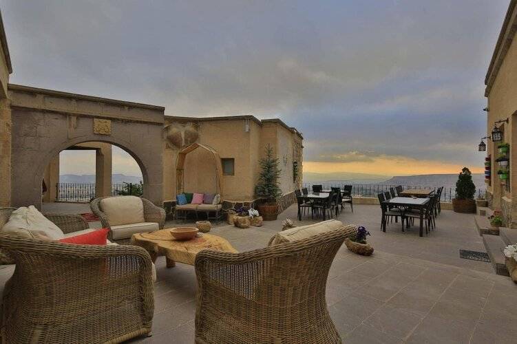 La Casa Cave