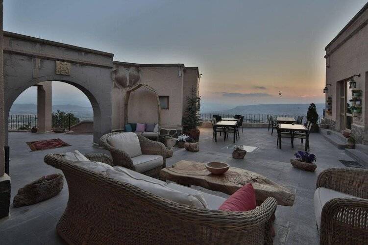 La Casa Cave
