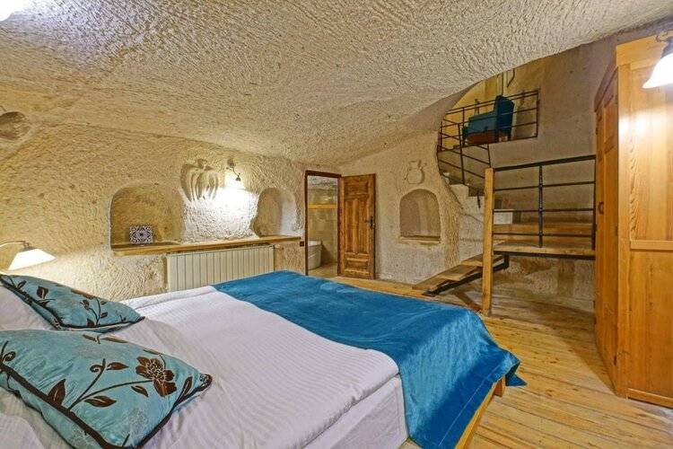La Casa Cave