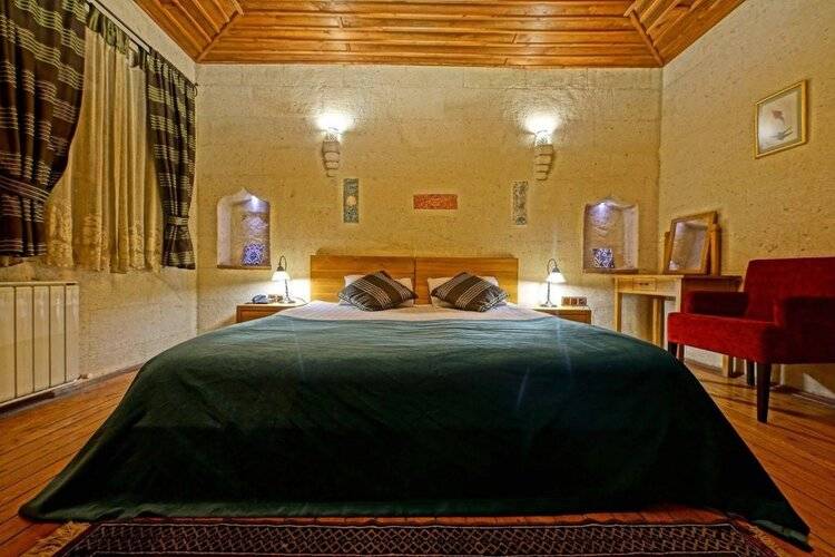 La Casa Cave