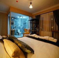 $item['hotel']['name']