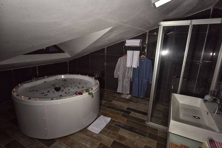 El Nazar Stone Suite