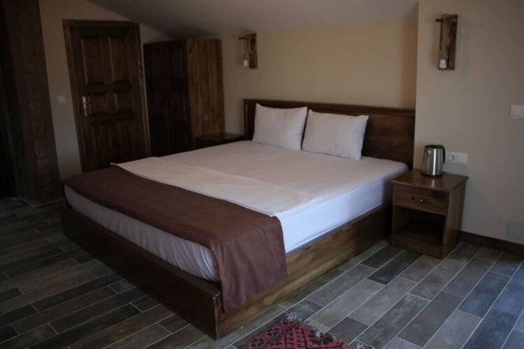 El Nazar Stone Suite
