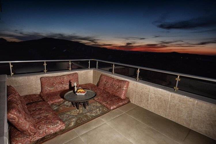 El Nazar Stone Suite