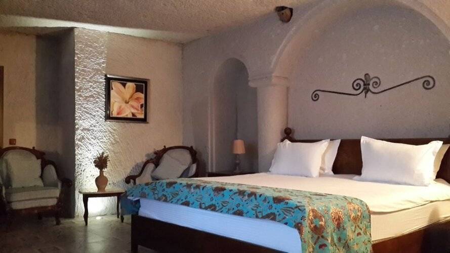 Hermes Cave Hotel