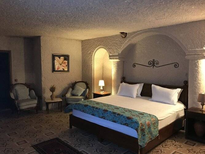 Hermes Cave Hotel