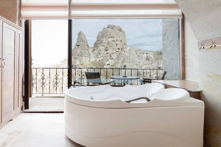 Hermes Cave Hotel