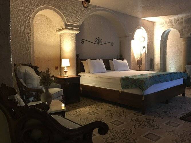 Hermes Cave Hotel