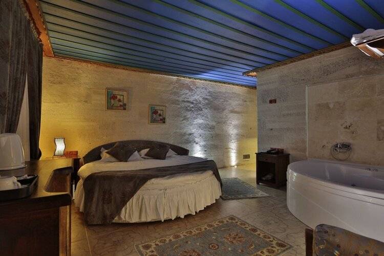Hermes Cave Hotel