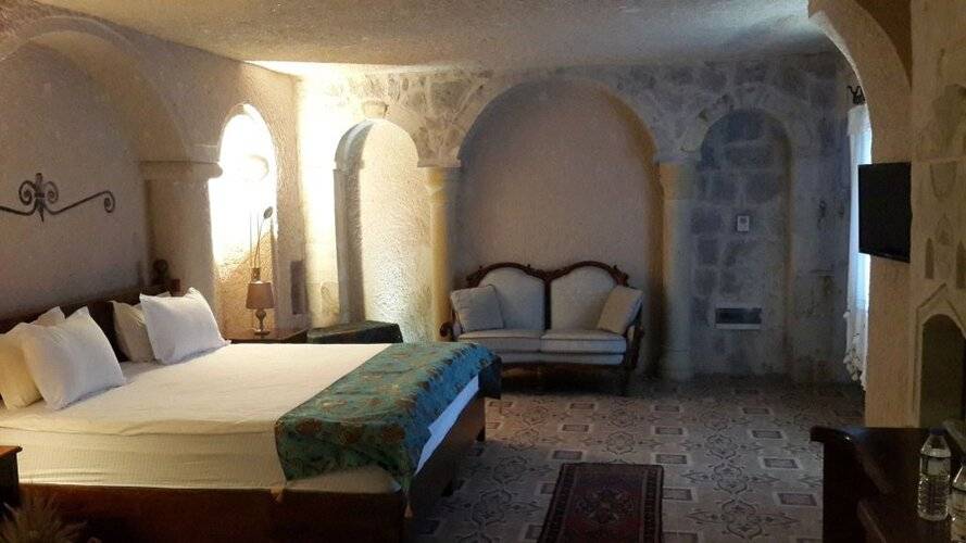Hermes Cave Hotel