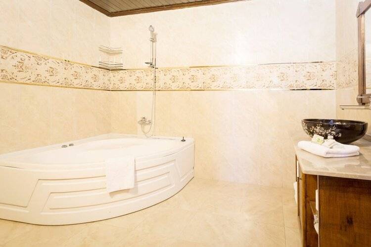 Hermes Cave Hotel