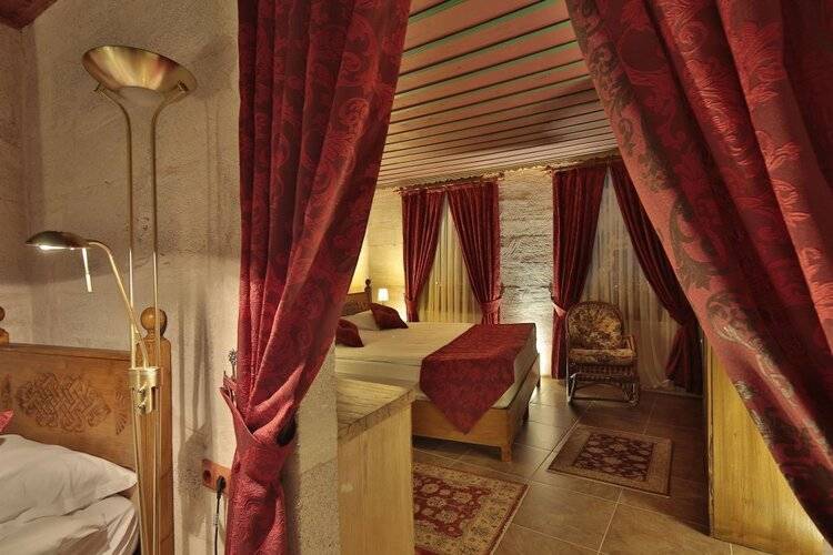 Hermes Cave Hotel