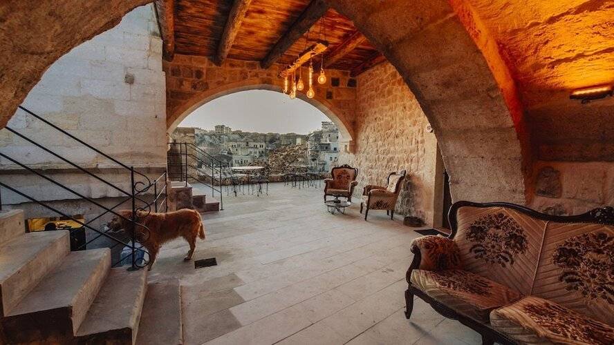 Carna Cave Hotel