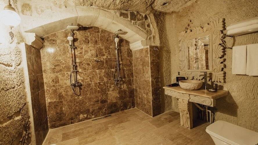 Carna Cave Hotel