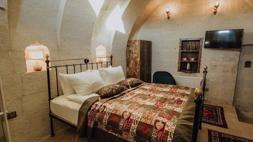 Carna Cave Hotel