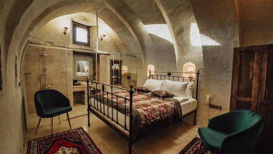 Carna Cave Hotel