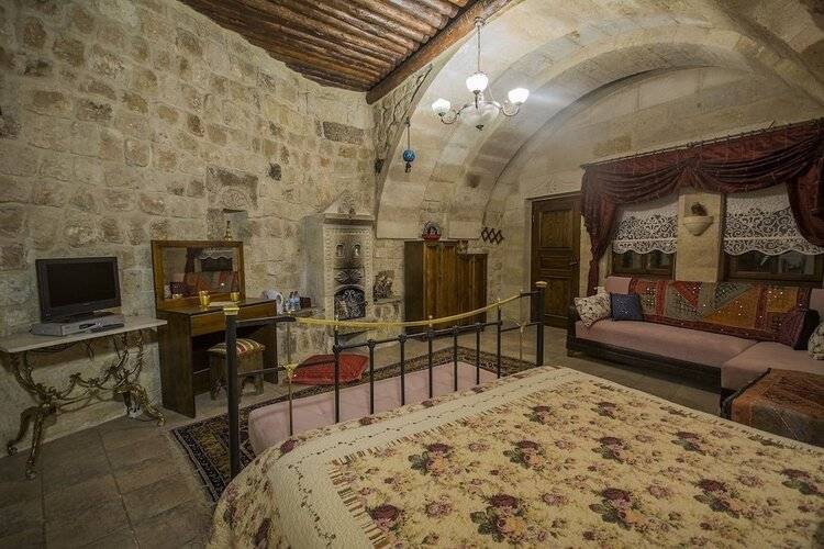 Assiana Cave House