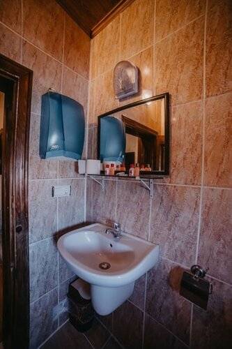 Born Hotel Old House