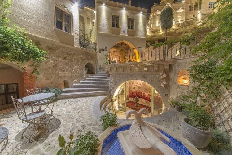 Elika Cave Suites & Spa