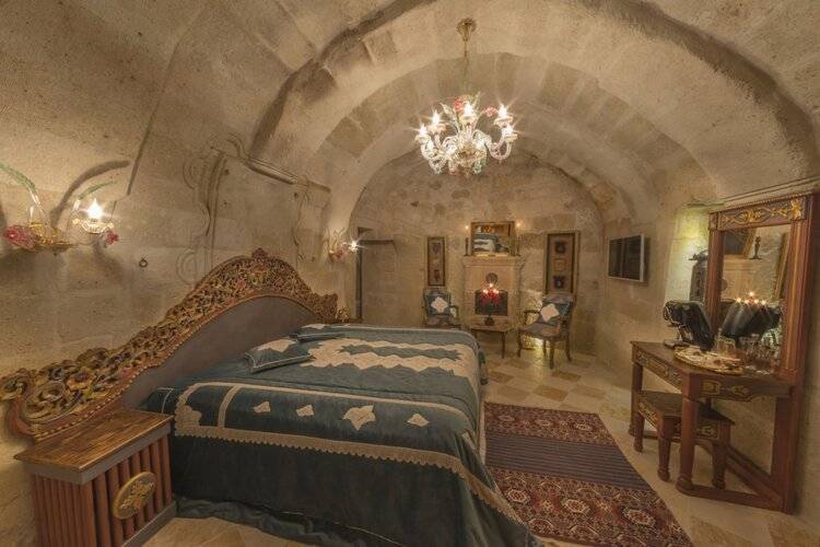 Elika Cave Suites & Spa